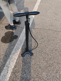 pompa per bicicletta 