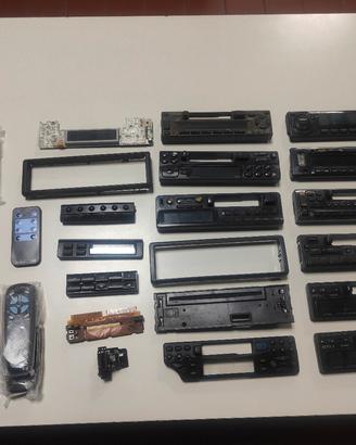 Frontalini autoradio e telecomandi