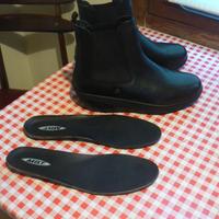 Stivaletti neri e scarpe  grigie MBT  donna n. 41
