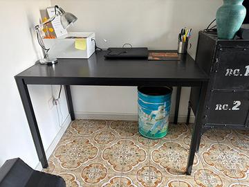 Scrivania ikea nera