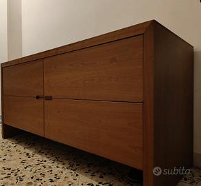Boiserie da camera da letto e madia da 4 cassetti 