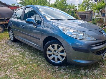 Peugeot 207 benzina adatta anche a neopatentati 
