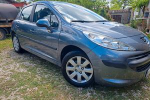 Peugeot 207 benzina adatta anche a neopatentati 