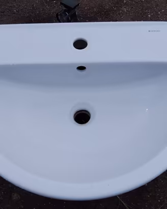 Lavandino Geberit con colonna 55x42x80
