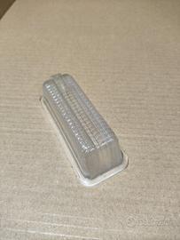 Alfa Romeo Maserati Ferrari lente luce cortesia 