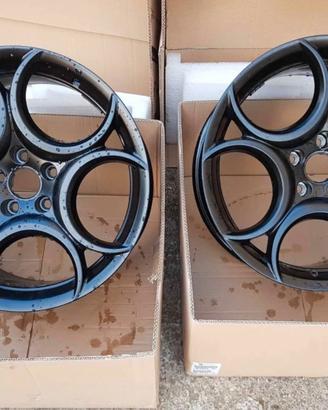 Cerchi in lega R18 nero opaco Alfa Romeo