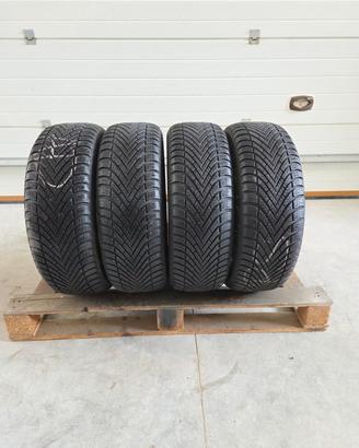 4 gomme invernali 195 60 16 Pirelli Cinturato.