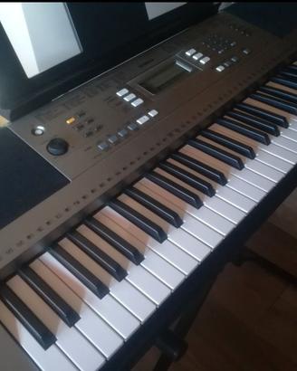 Tastiera Yamaha PSR-E353