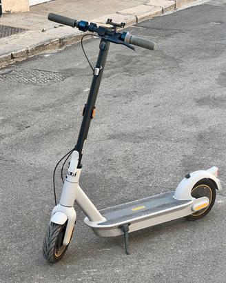 Monopattino Ninebot KickScooter Max – Solo 922km!!