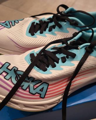 Scarpe chiodate per atletica Hoka