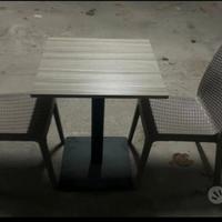 3 tavoli con 10 sedie