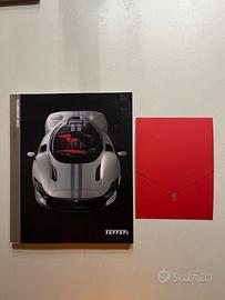 Ferrari Yearbook 2021 Daytona SP3 Argento + card