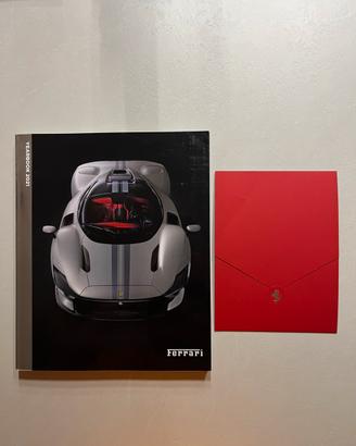 Ferrari Yearbook 2021 Daytona SP3 Argento + card