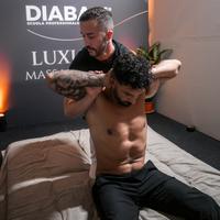 Massaggiatore professionale in studio e domicilio
