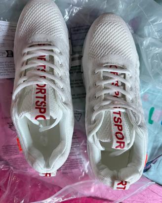 Scarpe bianche