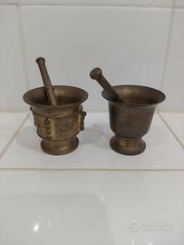 Mortaio con pestello in ottone antico massiccio