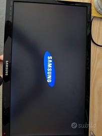 3 tv Samsung più due adattatore vesa