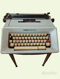 Macchina da scrivere Olivetti