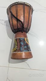 Djembé africano originale etnico in legno e pelle