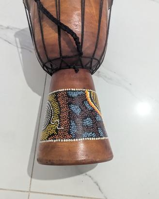 Djembé africano originale etnico in legno e pelle