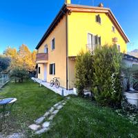 Porzione bifamiliare del 2005 ottime finiture