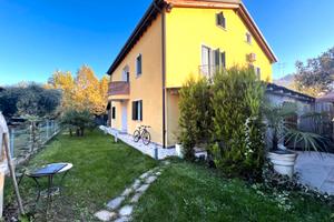 Porzione bifamiliare del 2005 ottime finiture