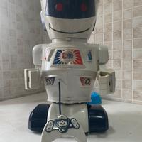 Robot vintage a batteria con telecomando – 30€