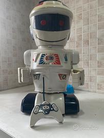Robot vintage a batteria con telecomando – 30€
