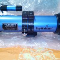 telescopio skywatcher con cavalletto rifrattore