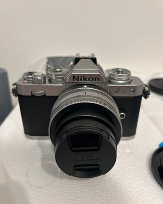 NIKON Z fc NUOVA +obiettivo Nikkor ZDX 16-50 VR SE