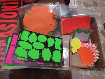 CIRCA 250 SEGNAPREZZI IN CARTONCINO FLUO VARIE MIS