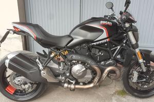 Ducati Monster 821 stealth