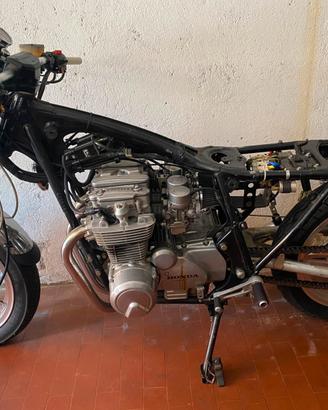 Honda CB 650 -1982-targa originale- da restaurare