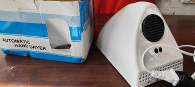 Asciugamani automatico (Automatic hand dryer)