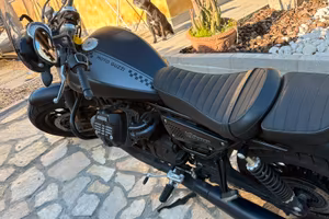 Moto guzzi v9