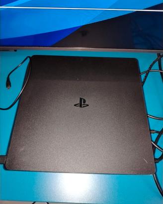 PS4 con 2 videogiochi
