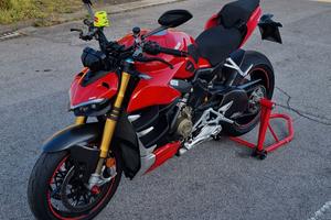 Ducati Streetfighter V4S