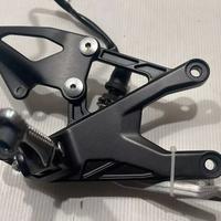 PEDANA DESTRA ORIGINALE PER YAMAHA R1 2015-2016
