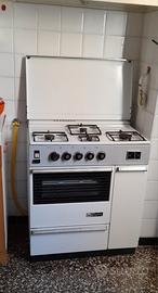 Cucina a gas con forno