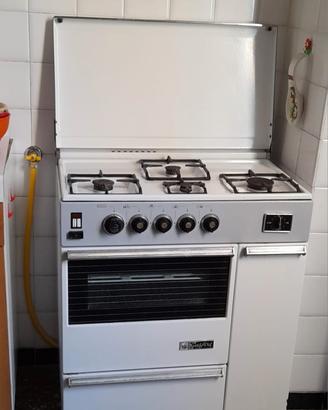 Cucina a gas con forno