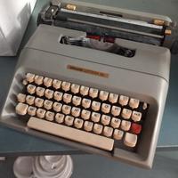 macchina da scrivere olivetti 