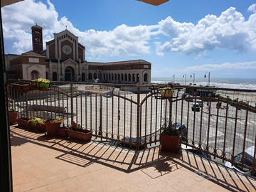 Monolocale fronte mare, Nettuno