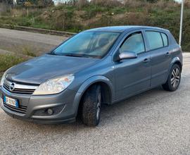 OPEL Astra - 2007