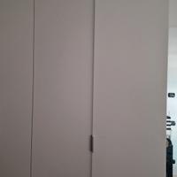 armadio bianco con scarpiera a specchio