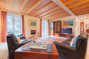 Villa di 402 m² con più di 5 locali e box auto dop