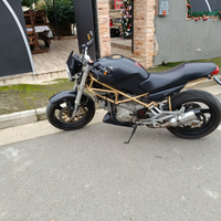Ducati Monster 600 dark