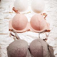 Reggiseni leggermente imbottiti