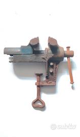 Piccola morsa da banco vintage 