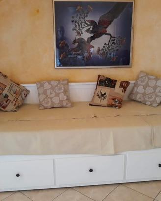 Divano letto matrimoniale con relativi materassi