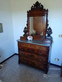 Comò vittoriano a Santo Stefano d'Aveto (Ge)